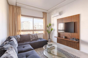 Cozy Suite & Balcony - Beach & Train Station